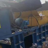 140噸廢紙瓶轉(zhuǎn)打包機(jī)