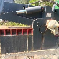 場地轉讓出售一臺鱷魚剪